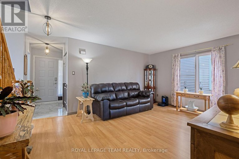 28526428/50-rowe-drive/katimavik/ottawa/ontario/K2L3Y7_8