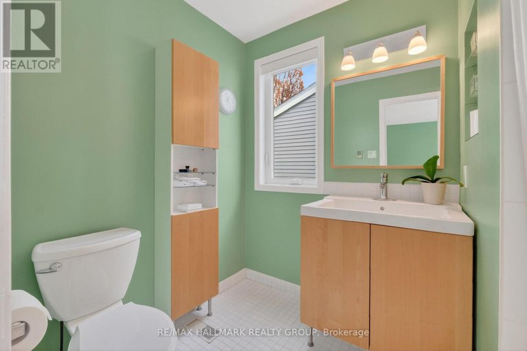 29413276/9-forsyth-lane/crystal-beach/ottawa/ontario/K2H9H1_42