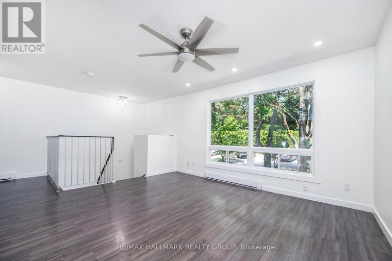 28896443/m-15-banner-road/sheahan-estatestrend-village/ottawa/ontario/K2H8T3_8