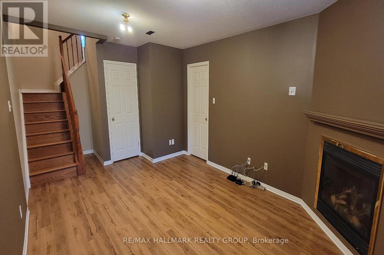 29366241/1620-henri-lauzon-street/chapel-hill/ottawa/ontario/K1C7R6_17