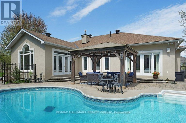 28498840/2680-pierrette-drive/cumberland-estates/ottawa/ontario/K4C1B6_42