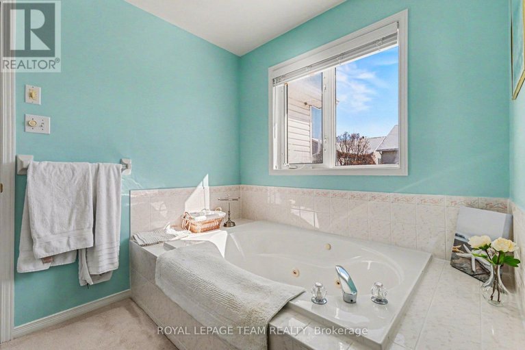 29508813/90-moresby-drive/bridlewood/ottawa/ontario/K2M2J6_22