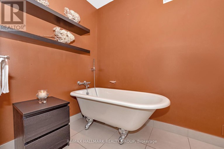 28166782/42-twilight-aka-davidson-crescent/rothwell-heights/ottawa/ontario/K1J6M3_29