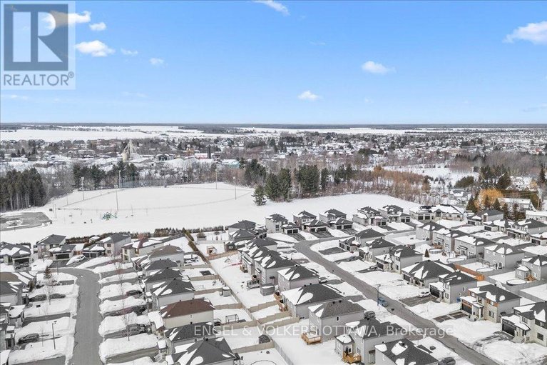 29402076/624-geneva-crescent/embrun/russell/ontario/K0A1W0_41