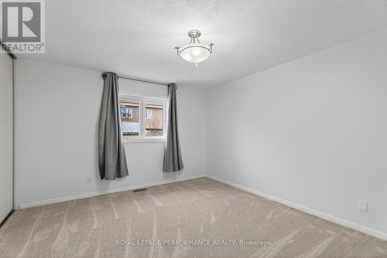 29153691/1032-lawrence-street/town-of-rockland/clarence-rockland/ontario/K4K1N1_16