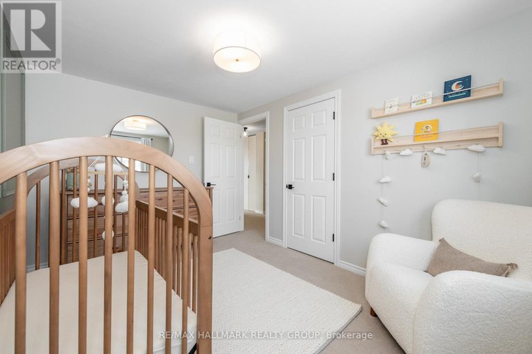 29349068/70-melanie-crescent/glencairnhazeldean/ottawa/ontario/K2L2J8_31