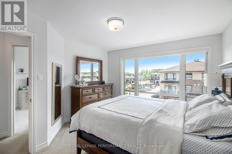 28674335/84-carabiner-private/mer-bleuebradley-estatesanderson-park/ottawa/ontario/K1W0L7_11