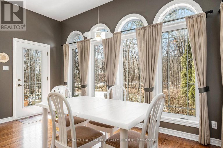 28466129/1340-georges-vanier-drive/cumberland-ridge/ottawa/ontario/K4C1R6_16