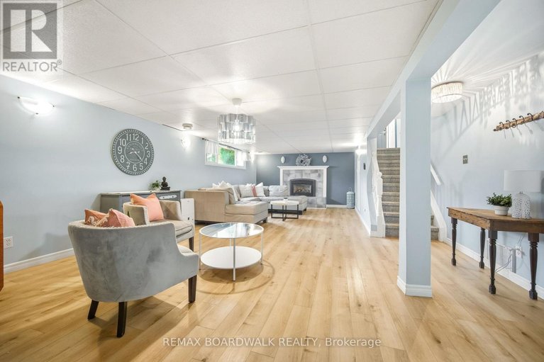 29538006/121-stamford-drive/drummond-n-elmsley-drummond-twp/drummondnorth-elmsley/ontario/K7H3C1_22