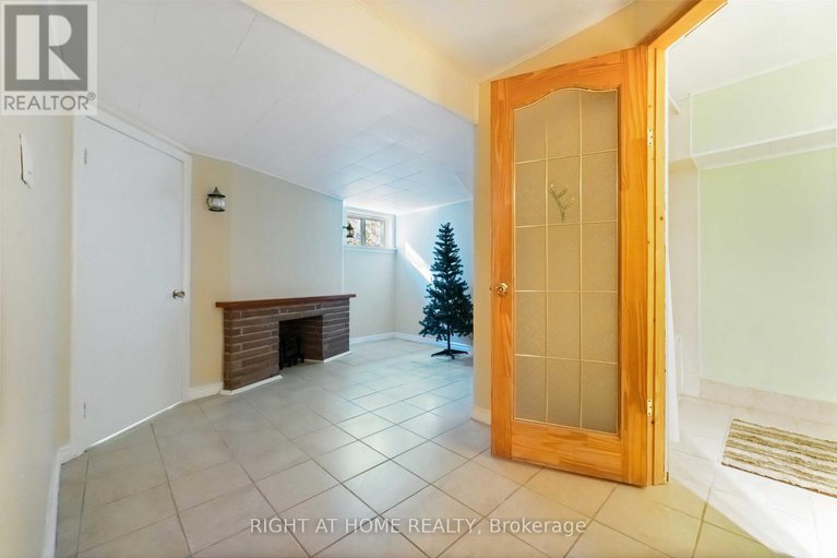 29245177/2221-circle-place/elmvale-acresurbandale/ottawa/ontario/K1G3E2_29