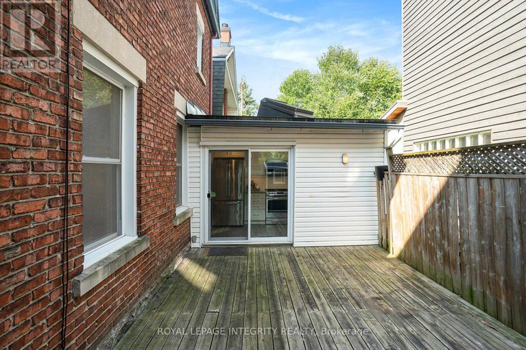 29076592/115-springhurst-avenue/ottawa-east/ottawa/ontario/K1S0E3_29