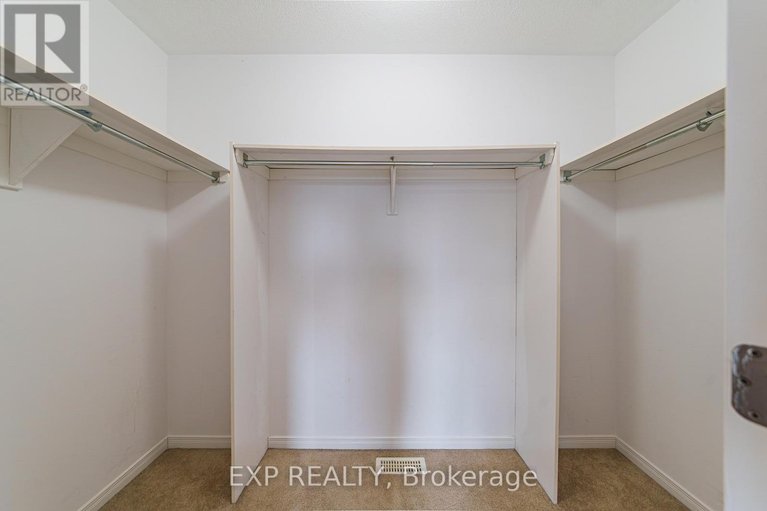 29636240/356-west-ridge-drive/stittsville-south/ottawa/ontario/K2S2G8_24