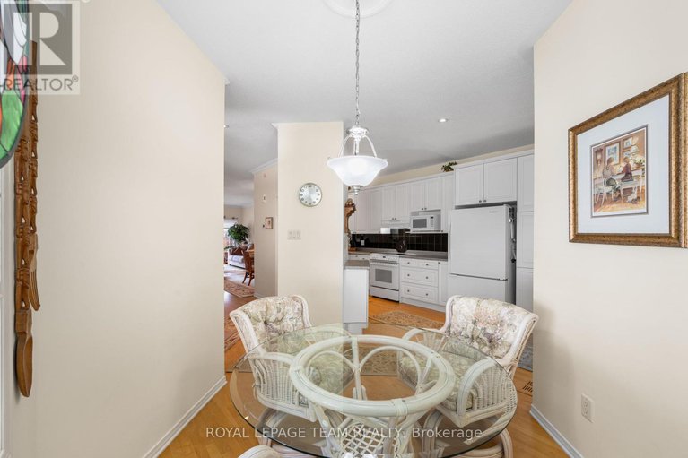 28475443/25-trump-avenue/central-park/ottawa/ontario/K2C4A7_8