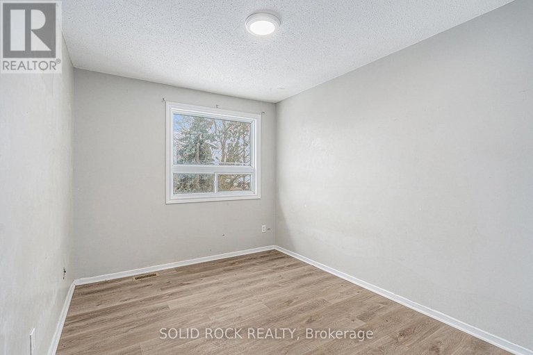 28367729/1432-leigh-crescent/carson-grove/ottawa/ontario/K1J8E4_24