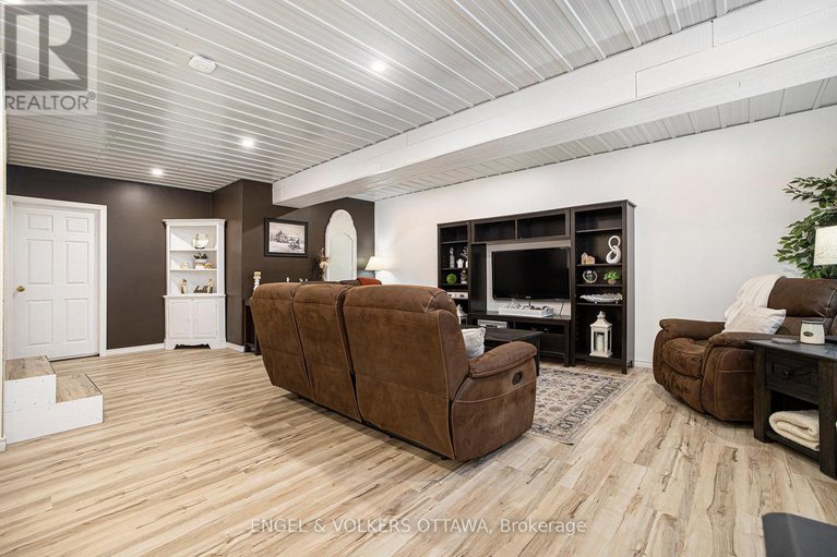 27983809/741-drummond-con-12c-road/drummond-n-elmsley-drummond-twp/drummondnorth-elmsley/ontario/K7C3P1_25