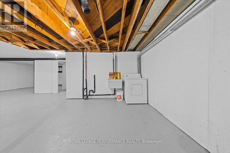 29083781/234-knox-crescent/riverview-park/ottawa/ontario/K1G0K8_29