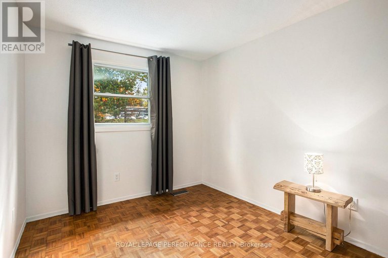 28972961/1757-trappist-lane/convent-glen-south/ottawa/ontario/K1C1X7_19