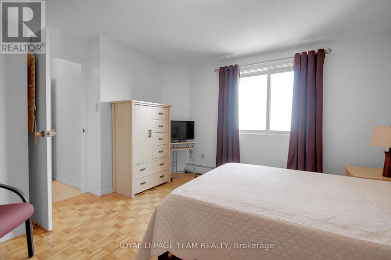 29388098/708-20-chesterton-drive/borden-farmstewart-farmcarleton-heightsparkwood-hills/ottawa/ontario/K2E6Z7_23