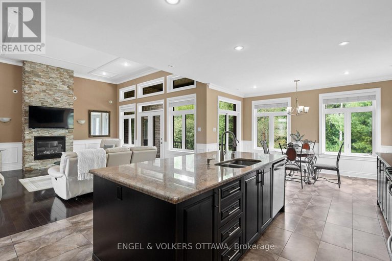 28819198/7510-village-centre-place/osgoode-twp-north-of-reg-rd-6/ottawa/ontario/K4P0C8_12