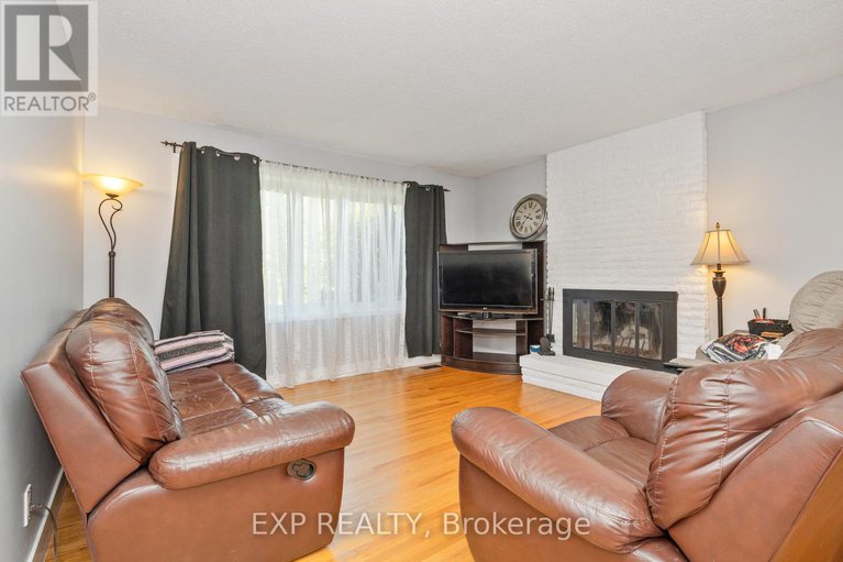 28303908/322-galloway-drive/bilberry-creekqueenswood-heights/ottawa/ontario/K1E1W3_3