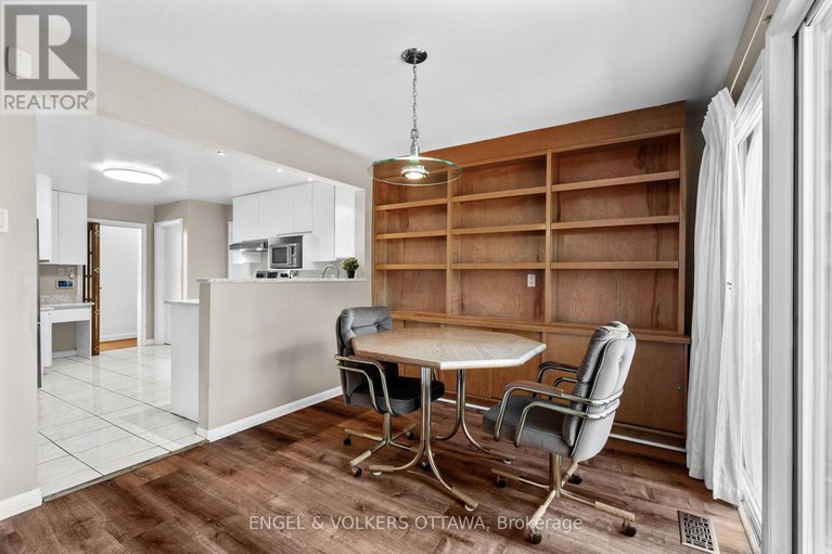 28811817/337-mountbatten-avenue/alta-vistafaircrest-heights/ottawa/ontario/K1H5W2_18