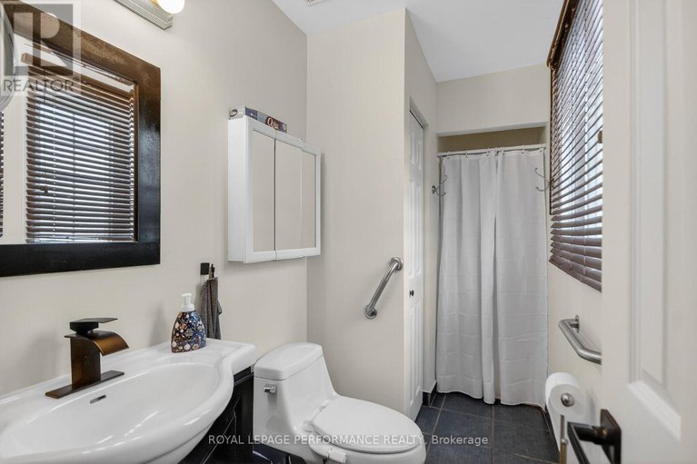 29573555/107-dunlop-crescent/village-of-russell/russell/ontario/K4R1B3_30