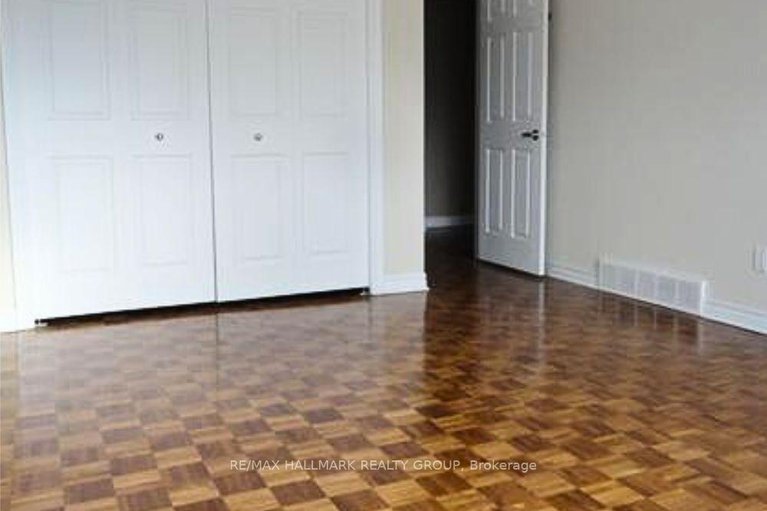 29057577/235-ridgepark-private/meadowlandscrestview/ottawa/ontario/K2G1H1_12