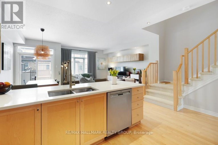 29573887/125-watchhorn-grove/riverside-south/ottawa/ontario/K1V2N3_15