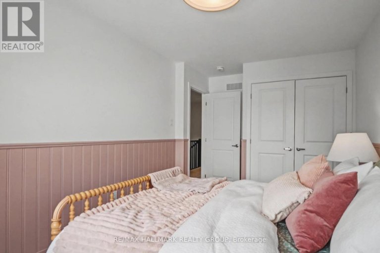 29544295/1126-spoor-street/rural-kanata-central/ottawa/ontario/K2W0N4_17