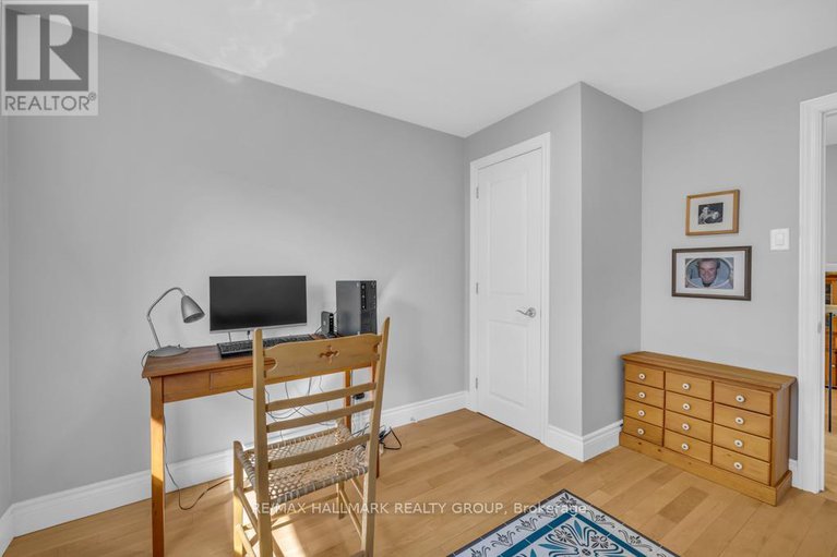 29420428/655-mansfield-avenue/laurentianview/ottawa/ontario/K2A2T5_19