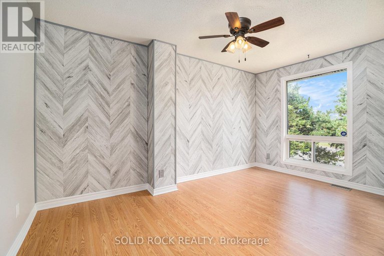 29195857/34-4573-carrington-place/pineview/ottawa/ontario/K1B4P8_14