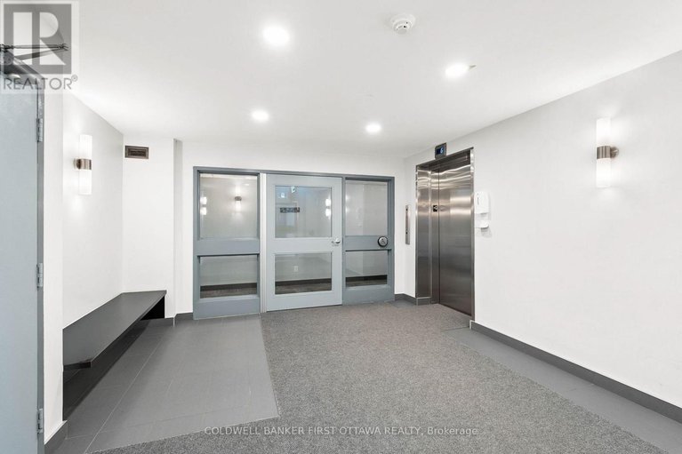 28820214/400-216-viewmount-drive/borden-farmstewart-farmcarleton-heightsparkwood-hills/ottawa/ontario/K2E7X4_4