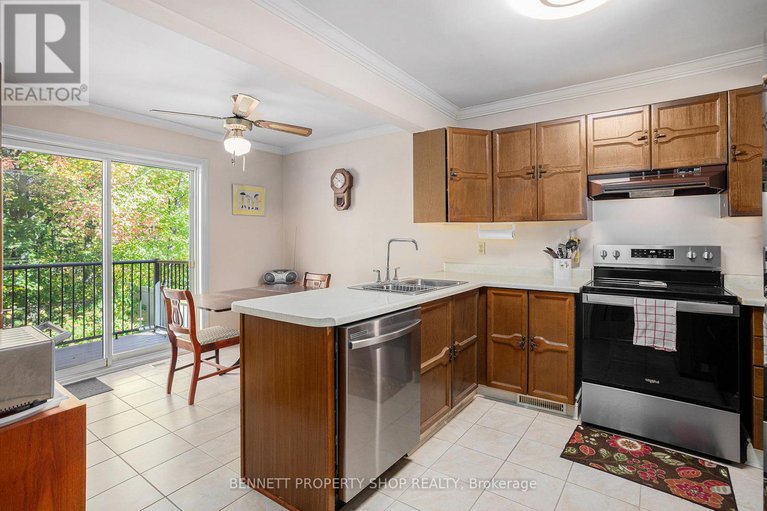28998987/1717-des-perdrix-crescent/orleanssunridge/ottawa/ontario/K1C5B5_4
