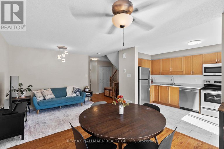 28834905/379-rolling-meadow-crescent/mer-bleuebradley-estatesanderson-park/ottawa/ontario/K1W0A9_12
