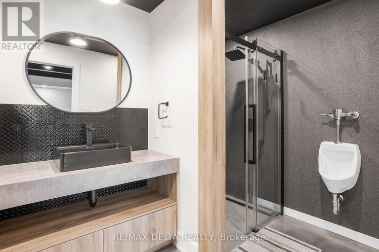 29456390/3815-old-highway-17-road/clarencerockland-twp/clarence-rockland/ontario/K4K1W2_38