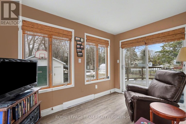 29474751/104-van-buren-street/kemptville/north-grenville/ontario/K0G1J0_19