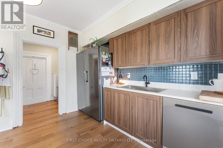 28543961/8-campbell-reid-court/rural-kanata-central/ottawa/ontario/K2K1X7_8