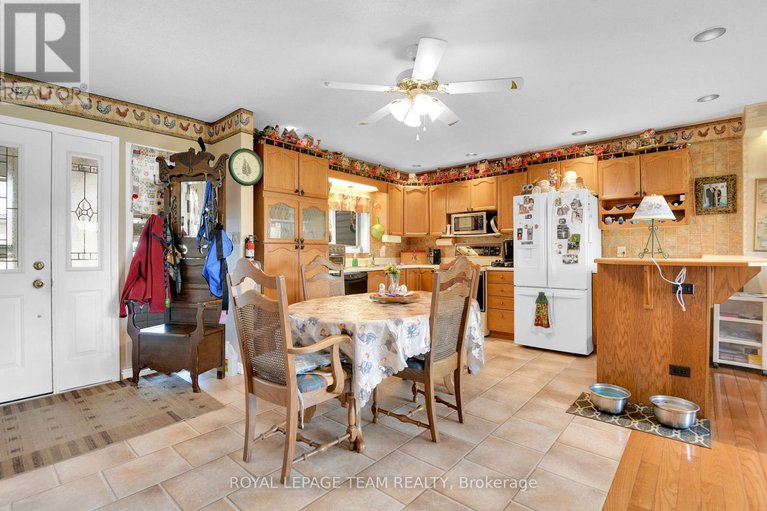 28525905/9-castleford-church-lane/horton-twp/horton/ontario/K7V3Z8_13