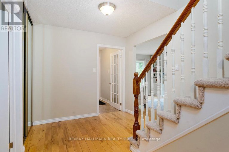 28623140/1656-canemore-crescent/fallingbrookpineridge/ottawa/ontario/K4A1S6_15