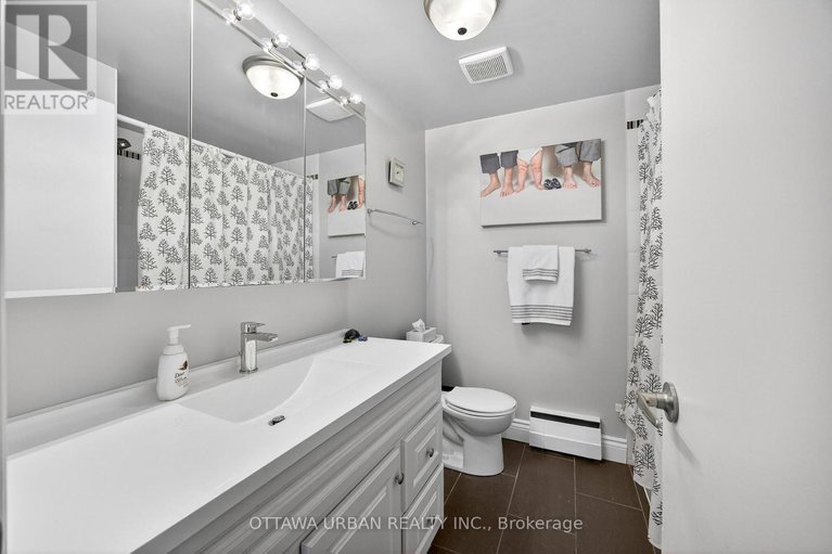 29303300/3-pentry-lane/old-ottawa-south/ottawa/ontario/K1S0X1_24