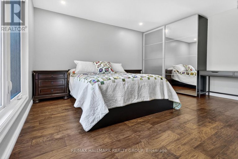 29338988/1354-gaultois-avenue/chateauneuf/ottawa/ontario/K1C3G6_17