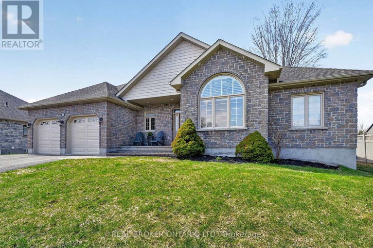 29670697/12-penny-lane/long-sault/south-stormont/ontario/K0C1P0_3