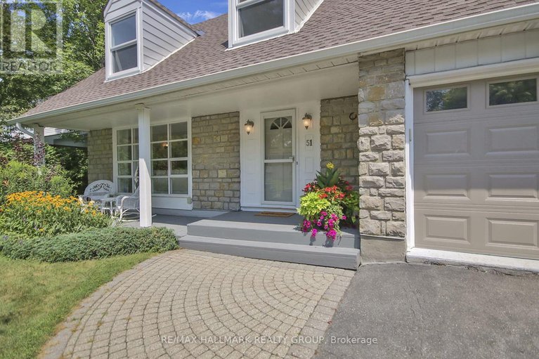 28723074/51-charkay-street/borden-farmstewart-farmcarleton-heightsparkwood-hills/ottawa/ontario/K2E5N5_4