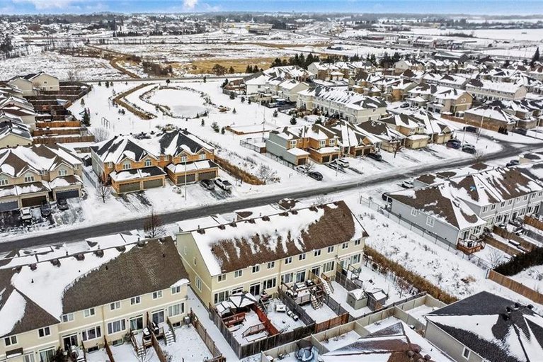 29357831/145-desmond-trudeau-drive/arnprior/ontario/K7S3G9_15