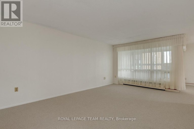 28601735/601-1356-meadowlands-drive-e/borden-farmstewart-farmcarleton-heightsparkwood-hills/ottawa/ontario/K2E6K6_5