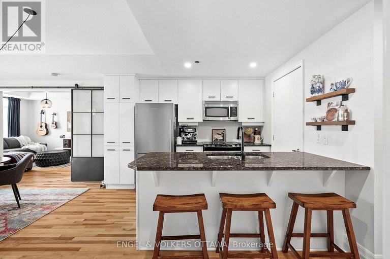 28281502/107-950-marguerite-avenue/overbrook/ottawa/ontario/K1K3T8_5