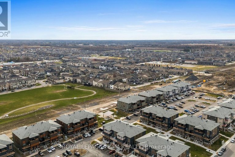 29651652/722-parnian-private/half-moon-bay/ottawa/ontario/K2J4H7_41