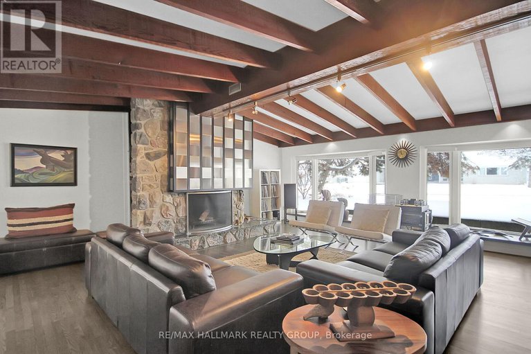 28150348/10-qualicum-street/bruce-farmgraham-parkqualicumbellands/ottawa/ontario/K2H7G8_23