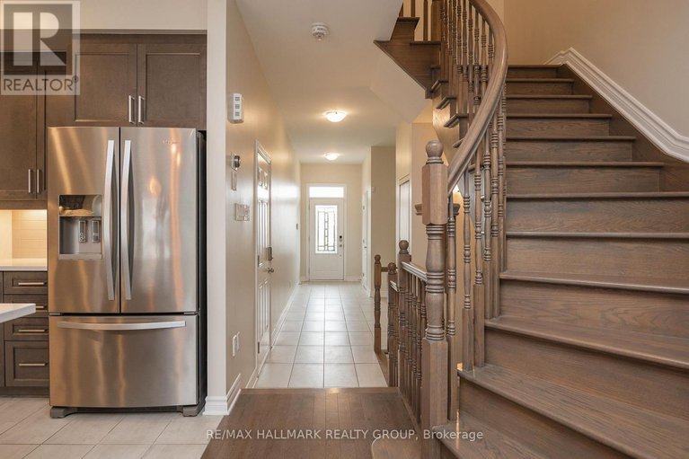 28443105/208-sittelle-private/fallingbrookgardenway-south/ottawa/ontario/K4A1G1_13