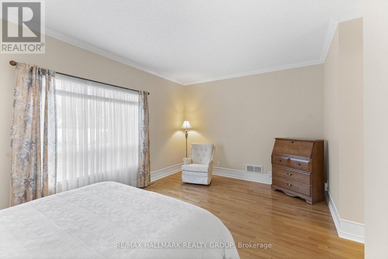 29210046/2202-nature-trail-crescent/orleans-village/ottawa/ontario/K1W1E6_23